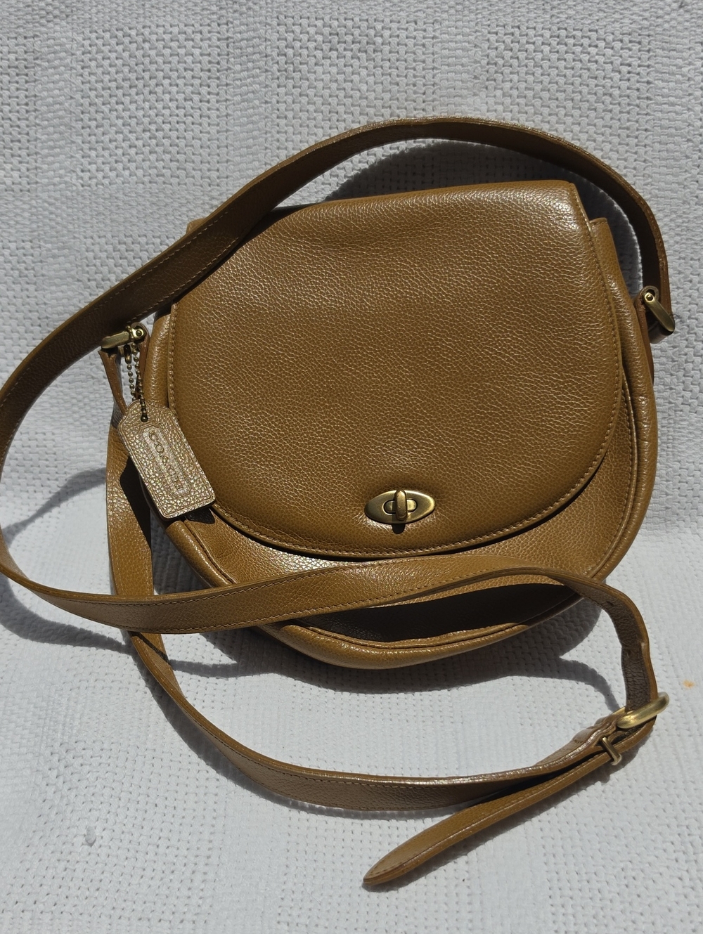 COACH Vintage Madison Carlyle Camel Leather Saddle Crossbody Bag